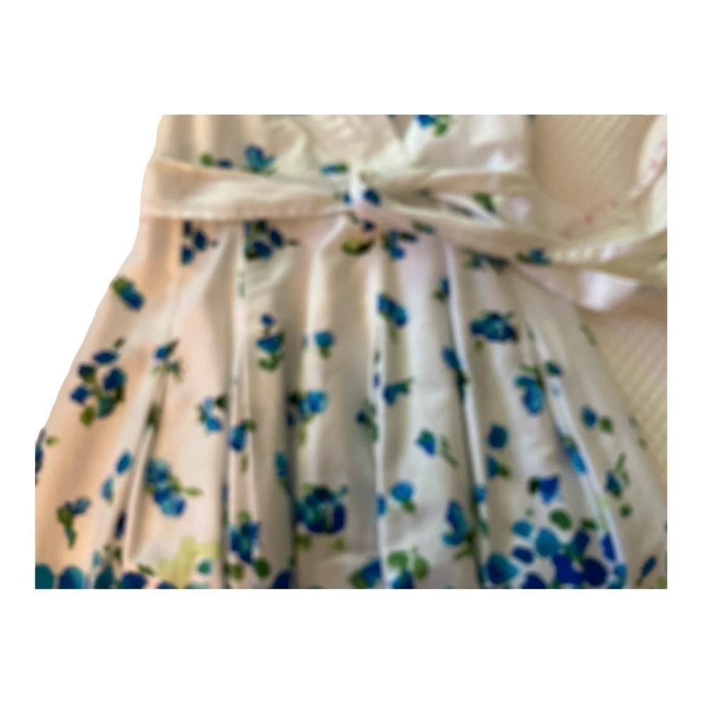 JONES WEAR DRESS, white with blue floral. Faux wrap top, belted, fit & flare. - Picture 6 of 11